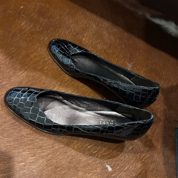 Amalfi By Rangoni Black Patent Leather Textured Wedges Women’s Size 9 - Picture 4 of 5